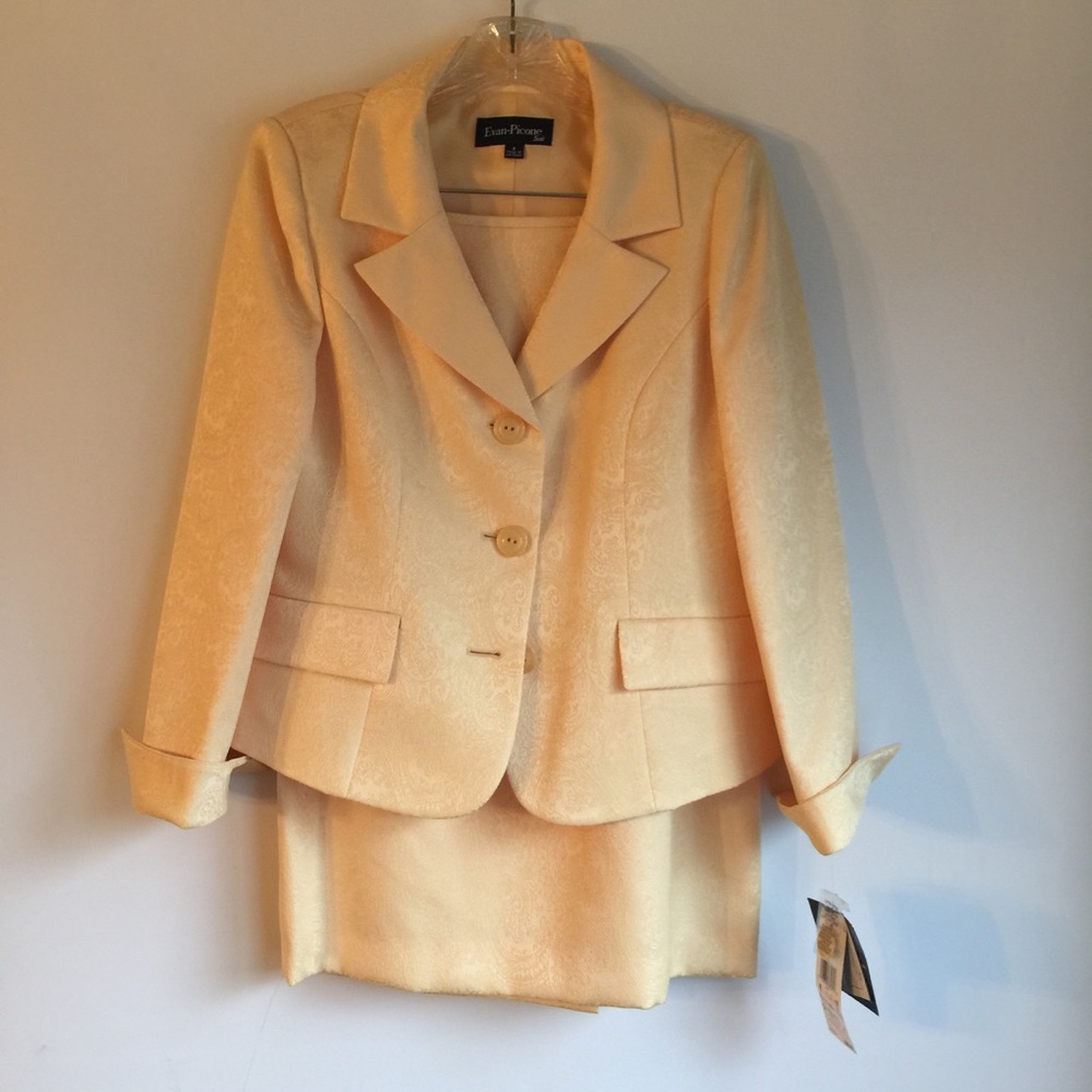 Elegant Cream Skirt Set